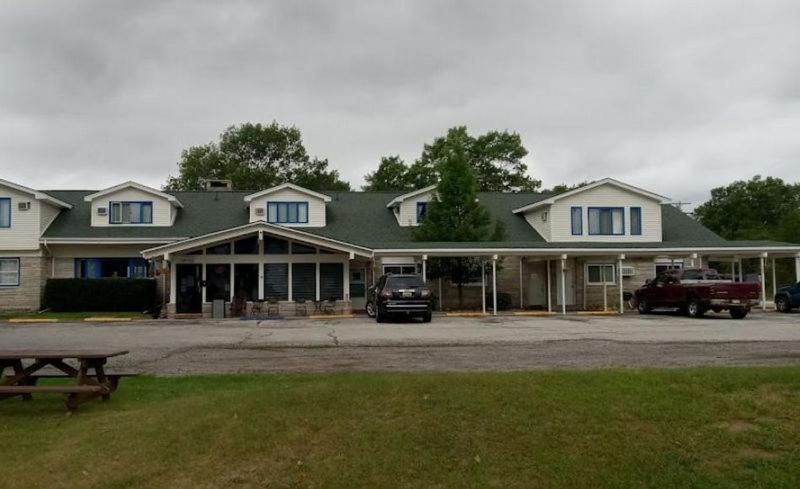 Camp Inn Lodge Au Sable Eksteriør bilde
